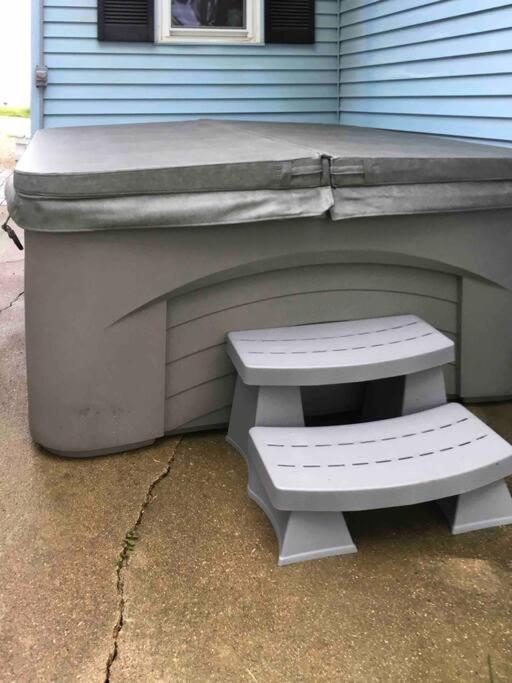 Caddy Corner Has A Hot Tub Just Outside Of Town Villa French Lick Exterior photo
