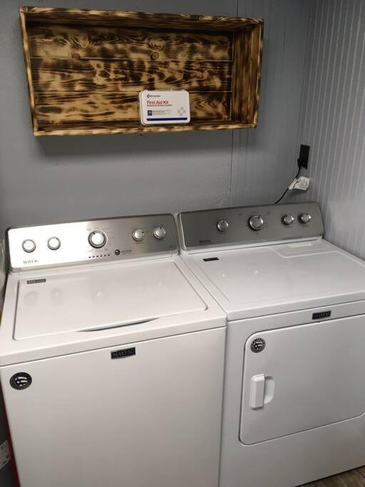 Caddy Corner Has A Hot Tub Just Outside Of Town Villa French Lick Exterior photo